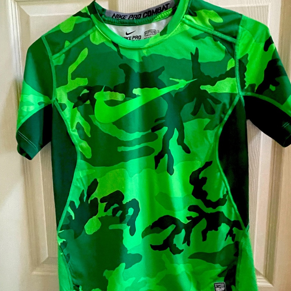 NIKE PRO COMBAT DRI-FIT LARGE FITTED CAMO